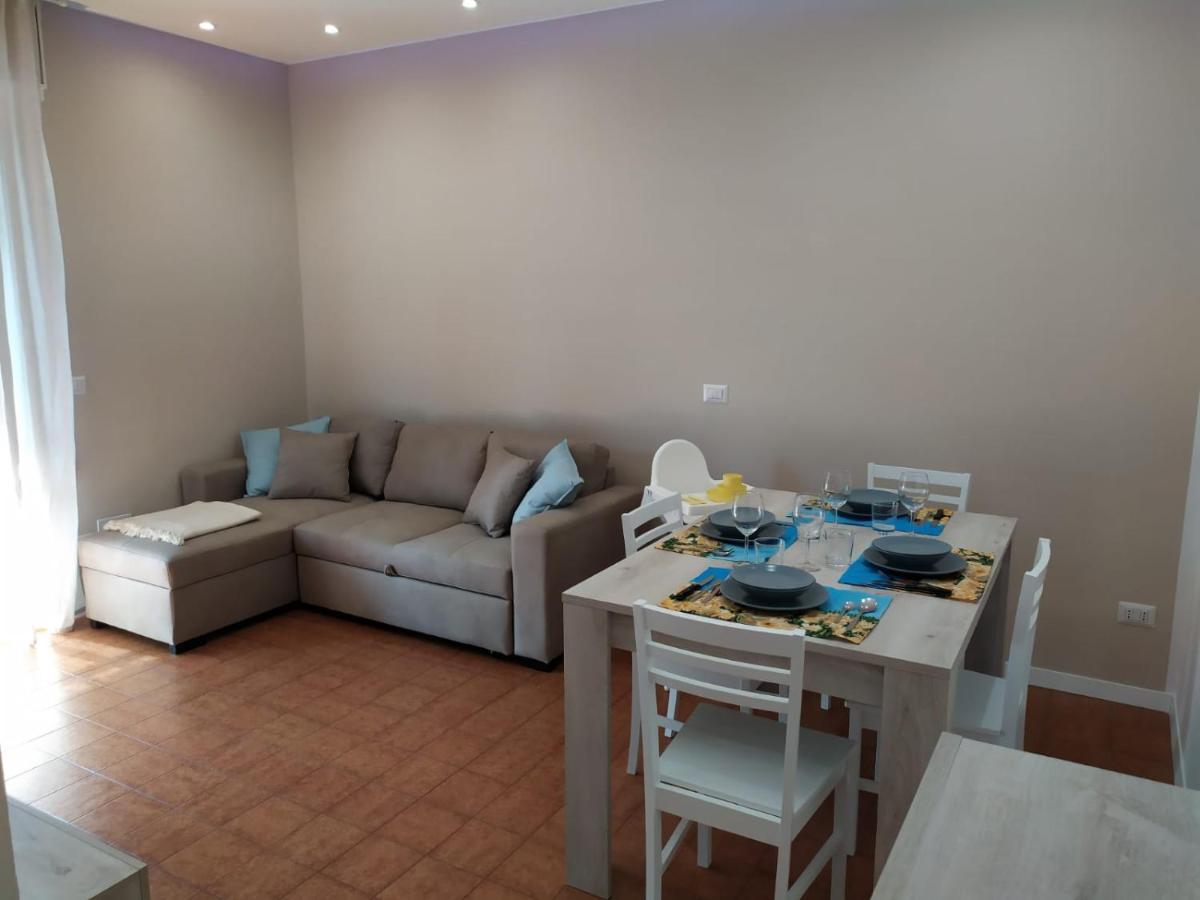Beach House, 300 M Dal Mare, Marina Di Massa Exterior foto